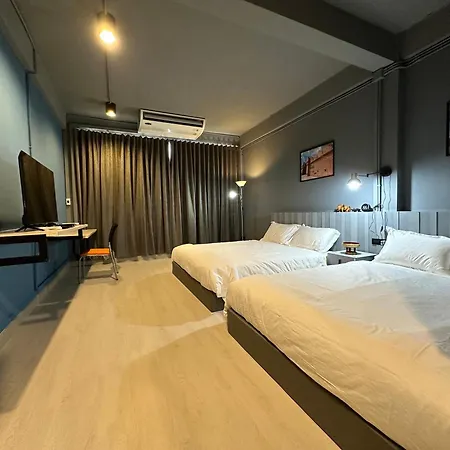 Bangkok Vibe, City House, 7 Mins To Bts, City Center, Private Room In Sathon, Private Bathroom, Bangkok, Thailand